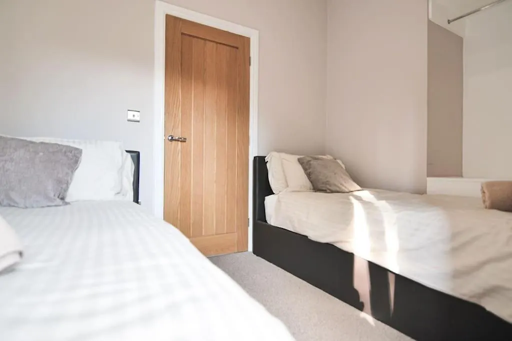 Hoxne Cottages - Sunflower Cottage With Private Hot Tub York 0*,  Regno Unito